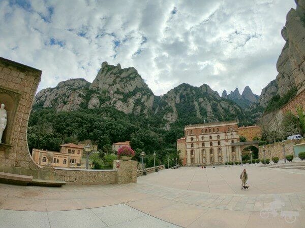 plaza monasterio montserrat