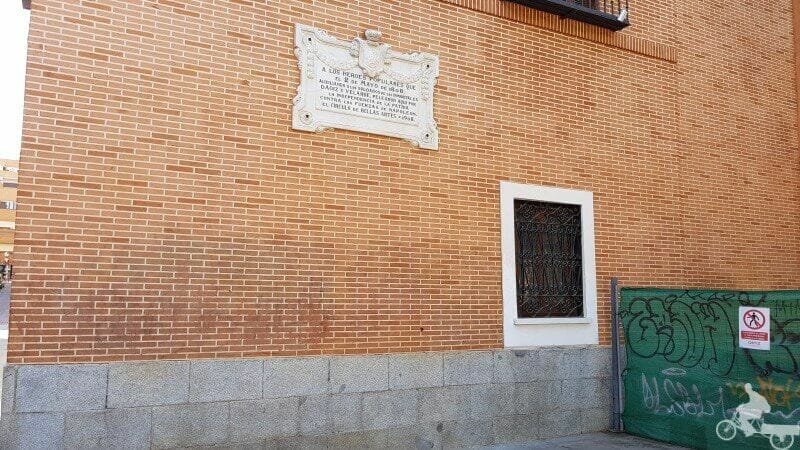memorial 2 de mayo en la plaza