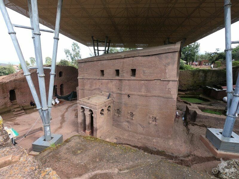 portico exento Bet Maryam iglesia lalibela etiopia