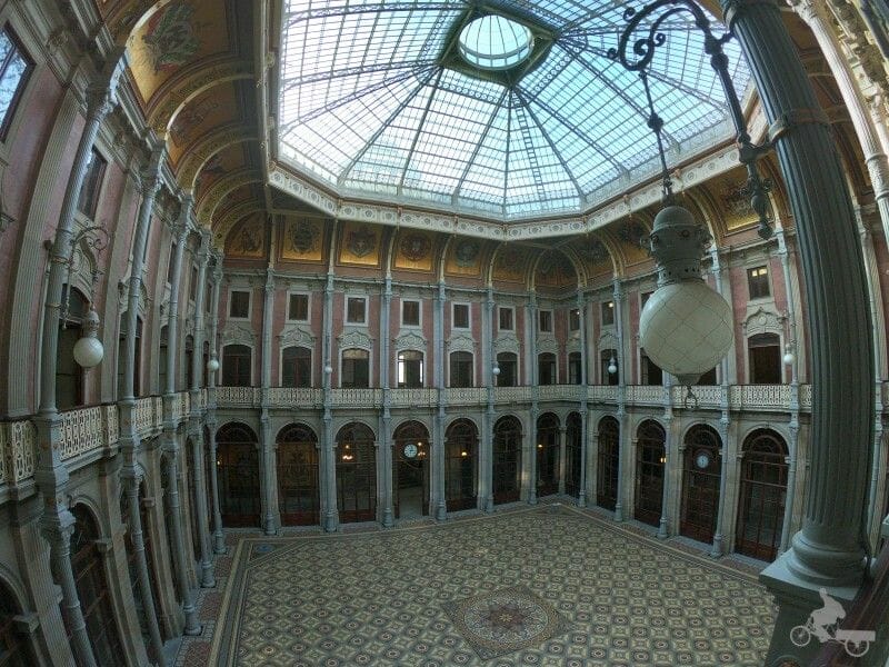 patio de las naciones del palacio de la Bolsa