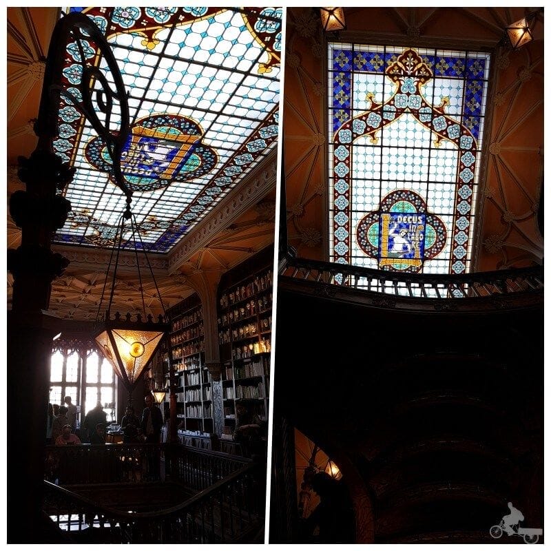 vidriera de la libreria lello