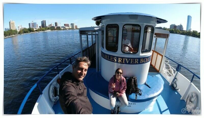 Paseo en barco por el río Charles