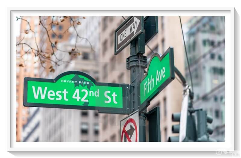 señal calle 42 con quinta avenida - 42 street fifth avenue