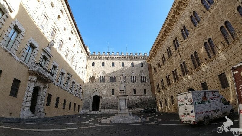 Plaza y Palacio Salimbeni - qué ver en Siena en un día