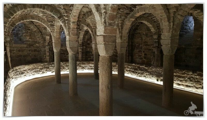 cripta colegiata de San Vicente de Cardona