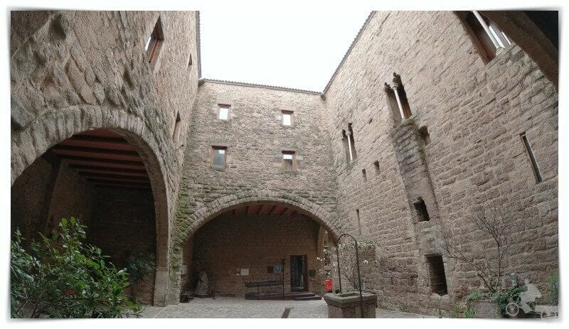 patio ducal del Castillo de Cardona