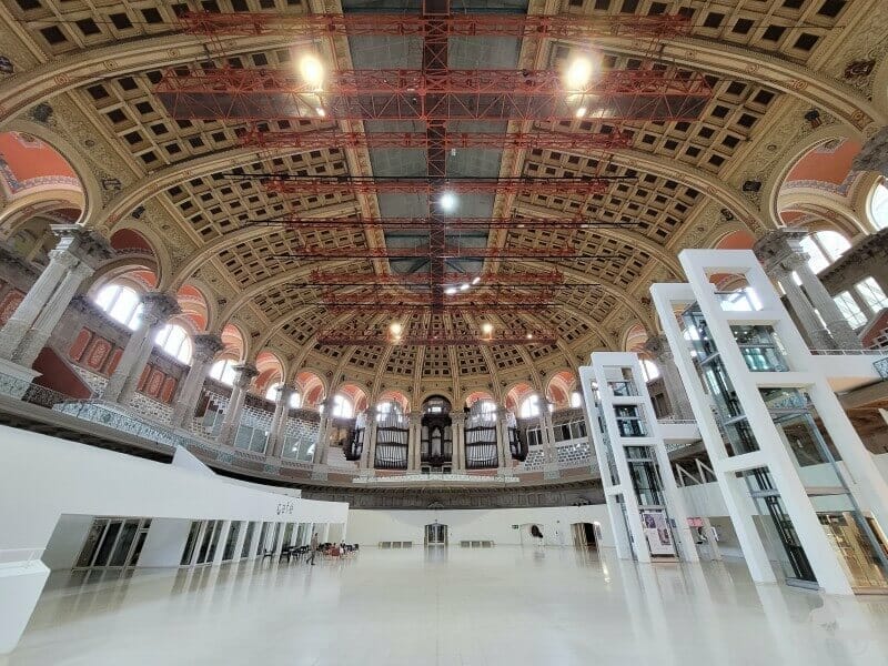 Sala Oval del MNAC Palau Nacional Catalunya en Barcelona - Mejores obras del MNAC 