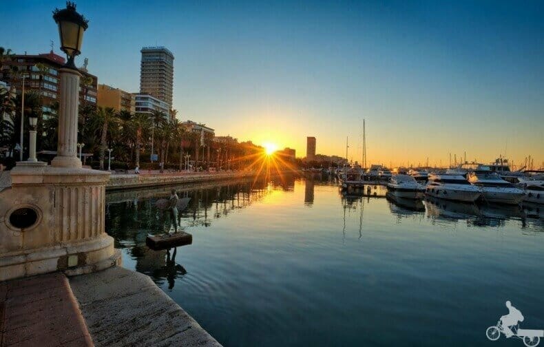 mejores free tours en Alicante de noche