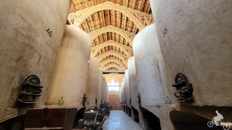 interior catedral del vi de Pinell de Bray