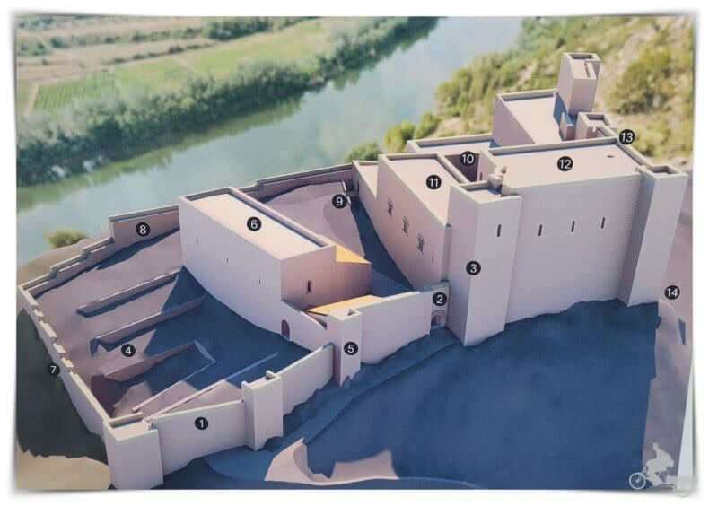 partes del castillo de Miravet