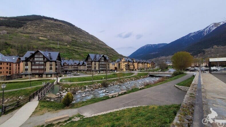 río garona al paso por Vielha