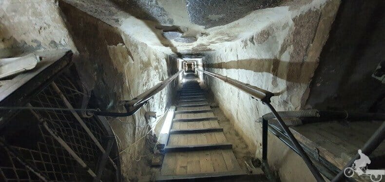 primer ascenso en el interior pirámide de Keops