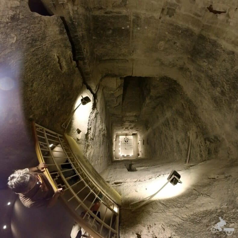 Interior de la pirámide escalonada