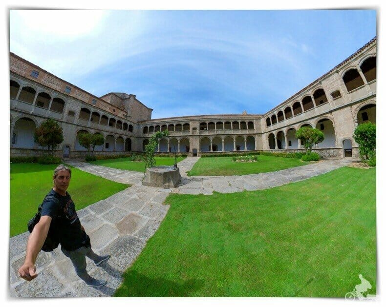 Claustro de los Reyes