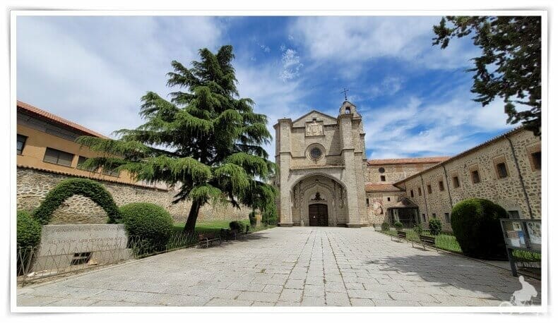 fachada de santo tomás de Ávila