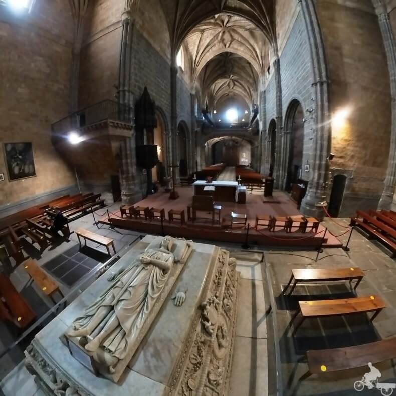El sepulcro donde está enterrado el hijo de los Reyes Católicos