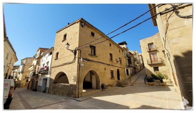 ayuntamiento viejo de Valdeltormo