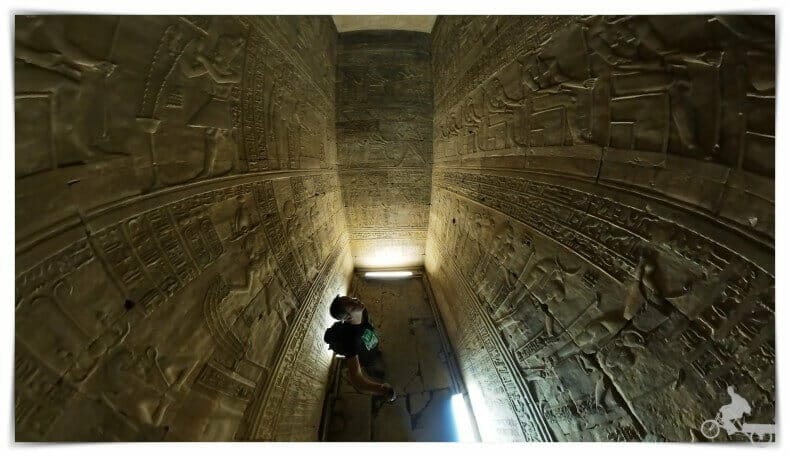 interior templo de Egipto