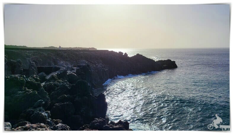 lengua de lava en el mar
