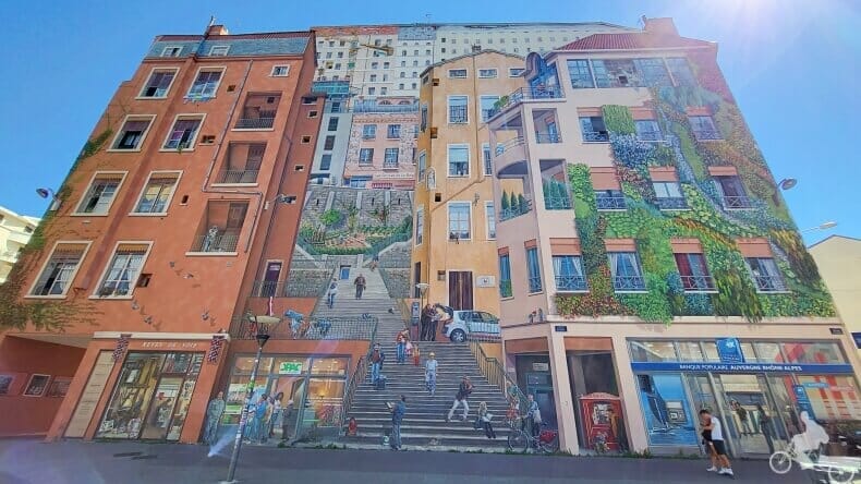 mural des canuts en 2022 barrio Croix Rousse