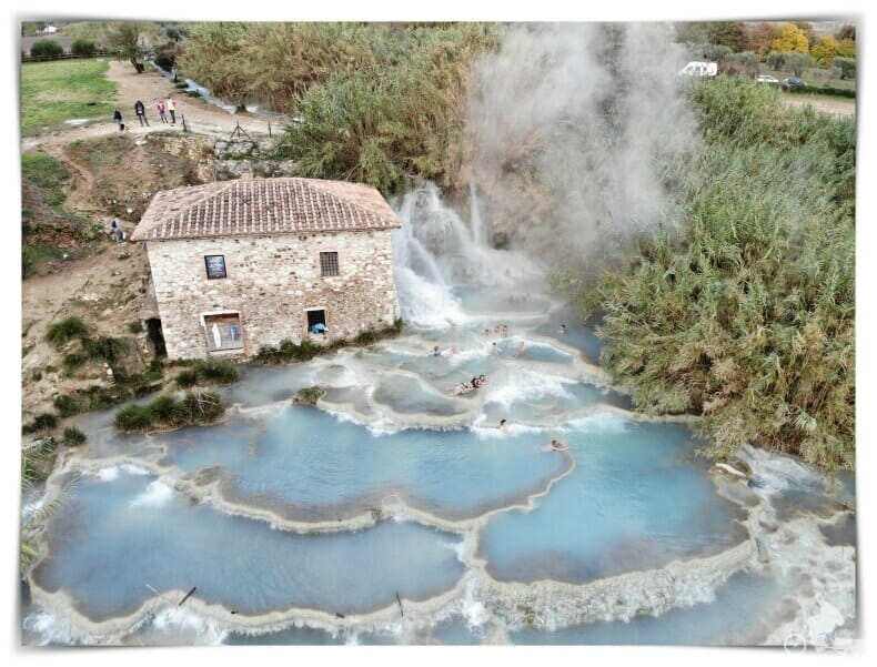temas de Saturnia cascada molino