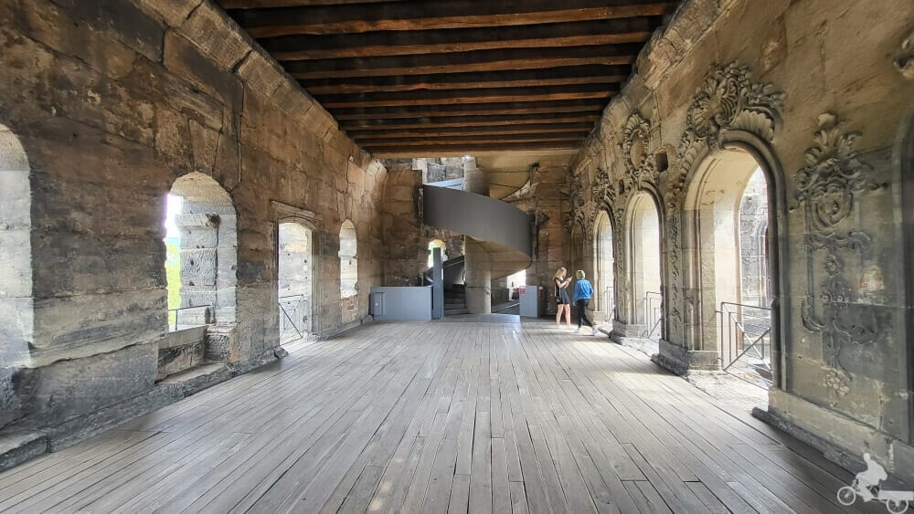 puerta negra trier
