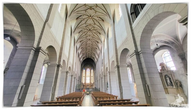 nave de abadia san Matthias
