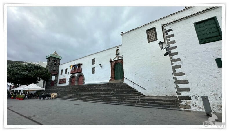 Plaza e iglesia de Santo Domingo