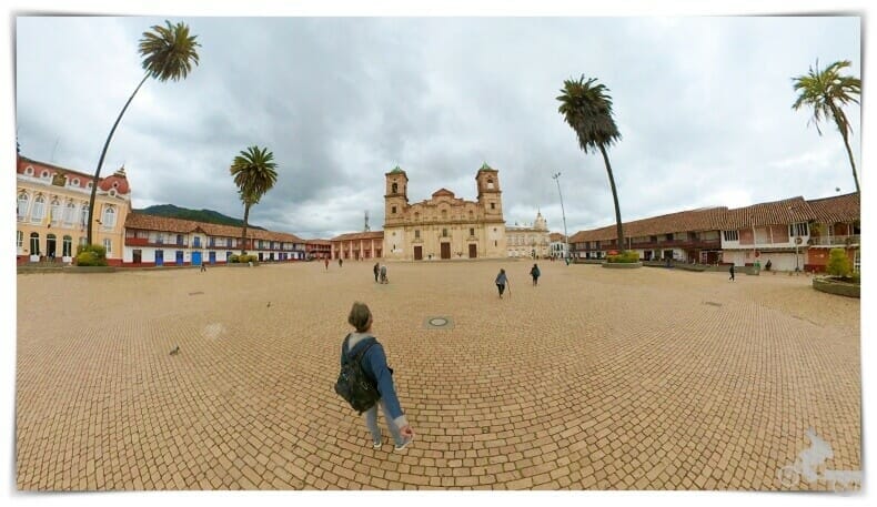 plaza comuneros y catedral de Zipaquirá
