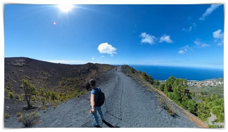 sendero hacia el mirador volcán de San Antonio