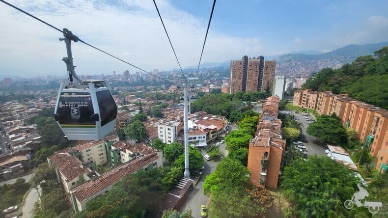 vistas de medellín desde teleférico de San Javier