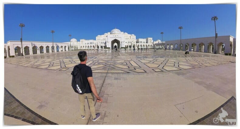 patio del palacio presidencial Qasr Al Watan de Emiratos Árabes Unidos en Abu Dhabi