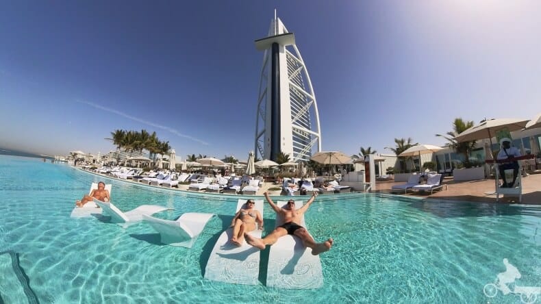 infinity pool Burj al Arab piscina