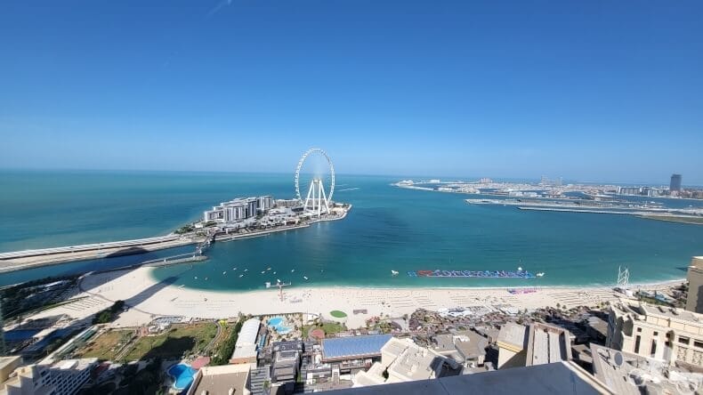 mirador lejano Ain Dubai
