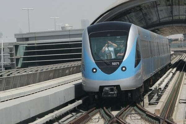 metro de dubai tren